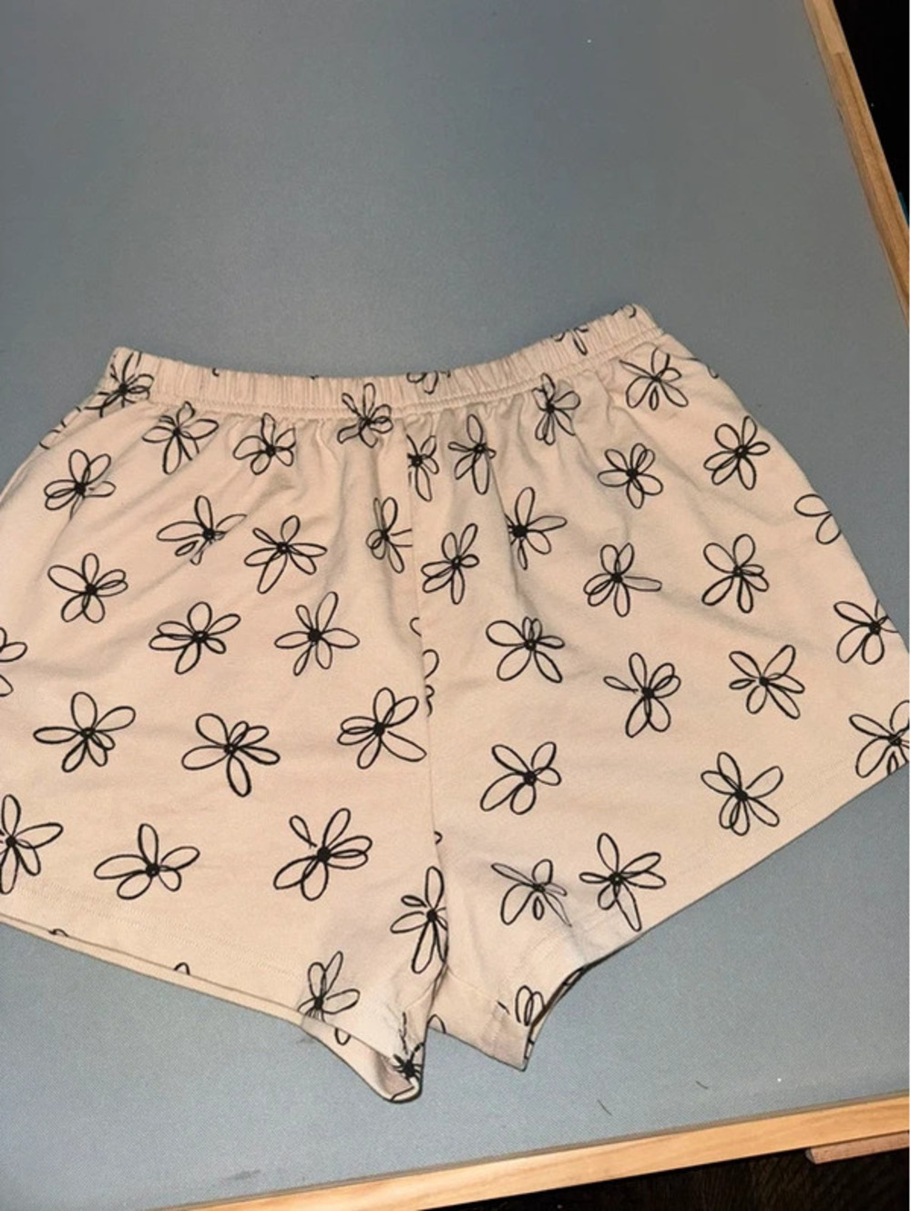 Rylee + Cru Size Small Mom Shorts Sad Beige Floral Shorts